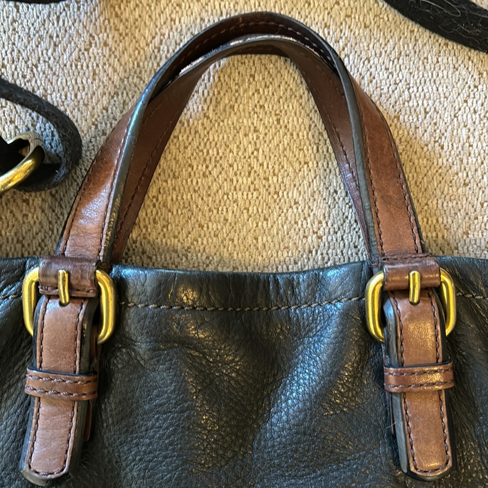 Fossil black leather two way messenger top handle bag beautiful - Picture 3 of 10
